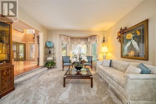 122 Cove Drive, Tecumseh, ON - Indoor Photo Showing Living Room