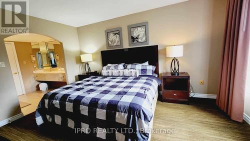 2074/75 - 90 Highland Drive, Oro-Medonte, ON - Indoor Photo Showing Bedroom