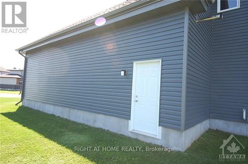 640 Cobalt Street, Clarence-Rockland, ON - Outdoor With Exterior