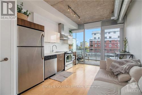 641 - 340 Mcleod Street, Ottawa, ON - Indoor Photo Showing Kitchen With Stainless Steel Kitchen