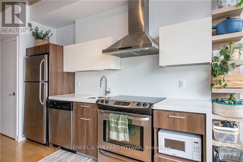 641 - 340 Mcleod Street, Ottawa, ON - Indoor Photo Showing Kitchen With Stainless Steel Kitchen