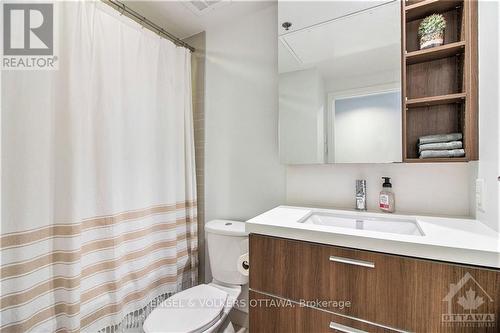 641 - 340 Mcleod Street, Ottawa, ON - Indoor Photo Showing Bathroom