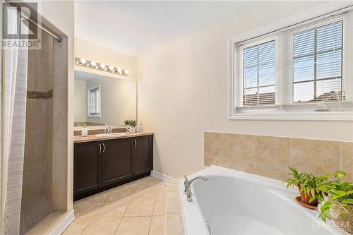 311 Gallantry Way, Stittsville, ON - Indoor Photo Showing Bathroom