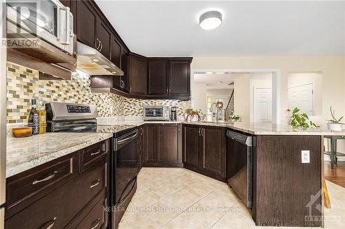 311 Gallantry Way, Ottawa, ON - Indoor Photo Showing Kitchen With Upgraded Kitchen