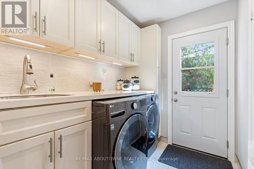 467 Hedgerow Lane, Oakville, ON - Indoor Photo Showing Laundry Room