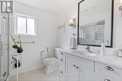 467 Hedgerow Lane, Oakville, ON - Indoor Photo Showing Bathroom