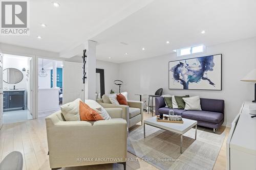 467 Hedgerow Lane, Oakville, ON - Indoor Photo Showing Living Room