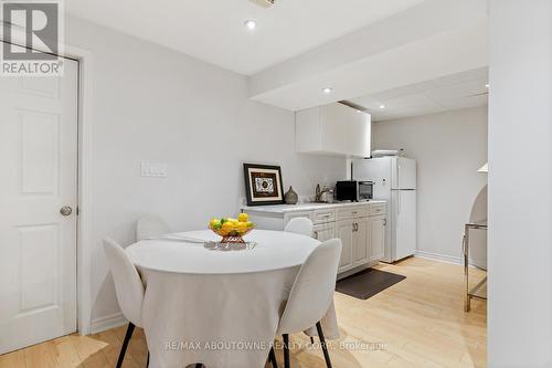 467 Hedgerow Lane, Oakville, ON - Indoor Photo Showing Dining Room