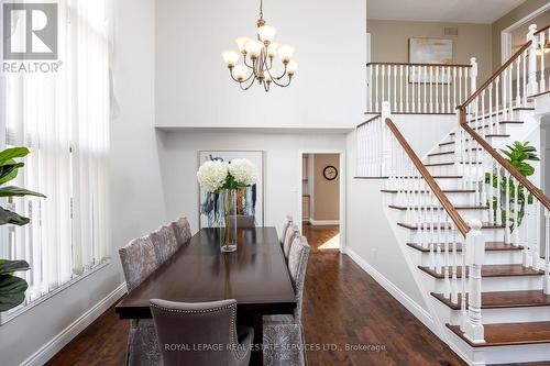 98 River Glen Boulevard, Oakville, ON - Indoor Photo Showing Dining Room