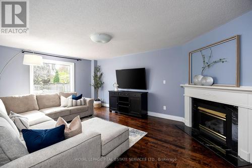 98 River Glen Boulevard, Oakville, ON - Indoor Photo Showing Living Room With Fireplace