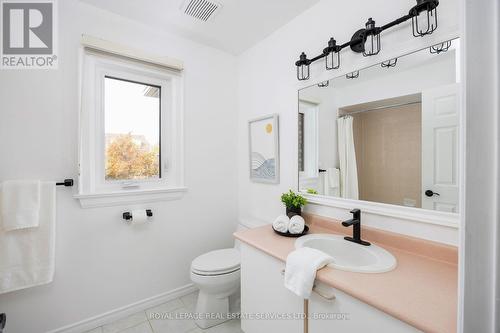 98 River Glen Boulevard, Oakville, ON - Indoor Photo Showing Bathroom