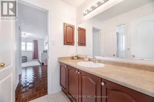 7 Prince Edward Boulevard, Brampton, ON - Indoor Photo Showing Bathroom