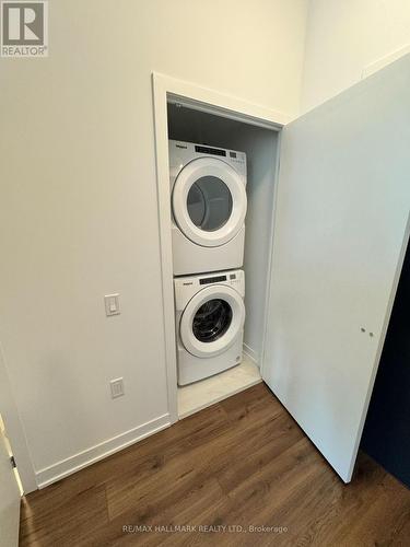 215 - 395 Dundas Street, Oakville, ON - Indoor Photo Showing Laundry Room