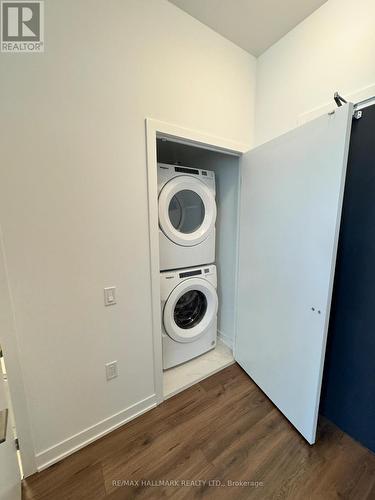 215 - 395 Dundas Street, Oakville, ON - Indoor Photo Showing Laundry Room