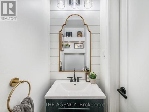 1349 Queen Street, Waterloo, ON - Indoor Photo Showing Laundry Room