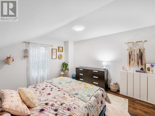 1349 Queen Street, Waterloo, ON - Indoor Photo Showing Bedroom