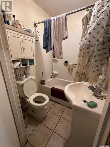 1937 14Th Street W, Prince Albert, SK - Indoor Photo Showing Bathroom