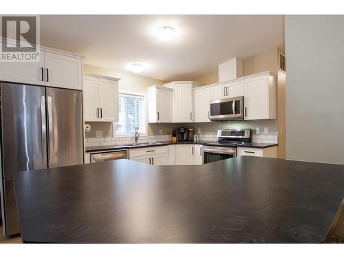 1442 Illecillewaet Road Unit# 5, Revelstoke, BC - Indoor Photo Showing Kitchen