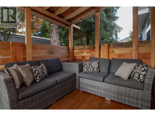 1442 Illecillewaet Road Unit# 5, Revelstoke, BC - Indoor Photo Showing Living Room