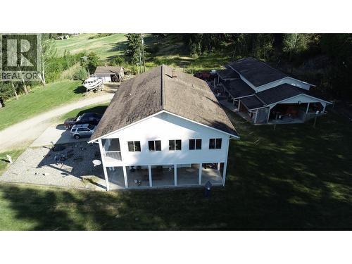 Right Side of Home - 3423 3A Highway, Creston, BC 