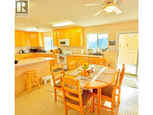 Dining - 3423 3A Highway, Creston, BC 