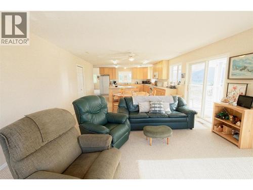 Family Room - 3423 3A Highway, Creston, BC 