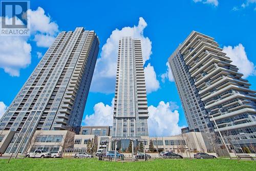 1724 - 275 Village Green Square, Toronto, ON - Outdoor With Facade