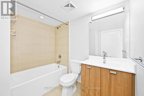 1724 - 275 Village Green Square, Toronto, ON - Indoor Photo Showing Bathroom