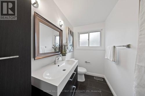 1760 Spruce Hill Road, Pickering, ON - Indoor Photo Showing Bathroom