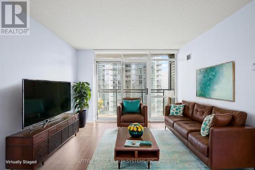 1008 - 11 Brunel Court, Toronto, ON - Indoor Photo Showing Living Room