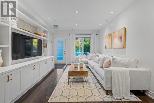 2152 Bayview Avenue, Toronto, ON - Indoor Photo Showing Living Room