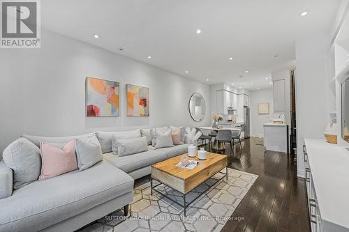 2152 Bayview Avenue, Toronto, ON - Indoor Photo Showing Living Room