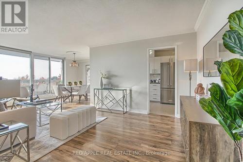 407 - 1210 Radom Street, Pickering, ON - Indoor Photo Showing Living Room