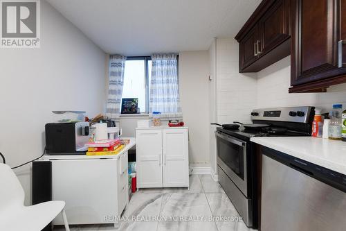 1612 - 100 Wingarden Court, Toronto, ON - Indoor Photo Showing Kitchen