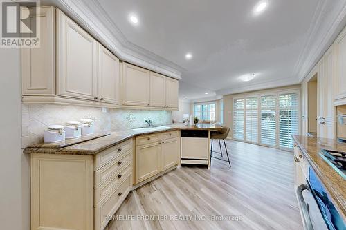 25 Karl Court, Vaughan, ON - Indoor Photo Showing Kitchen