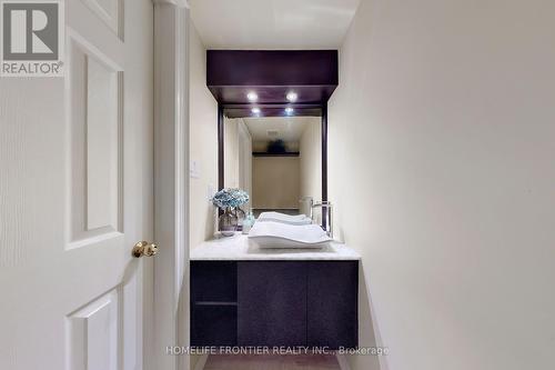 25 Karl Court, Vaughan, ON - Indoor Photo Showing Bathroom