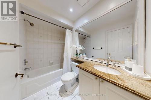 25 Karl Court, Vaughan, ON - Indoor Photo Showing Bathroom