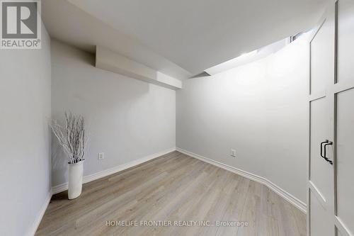 25 Karl Court, Vaughan, ON - Indoor Photo Showing Other Room