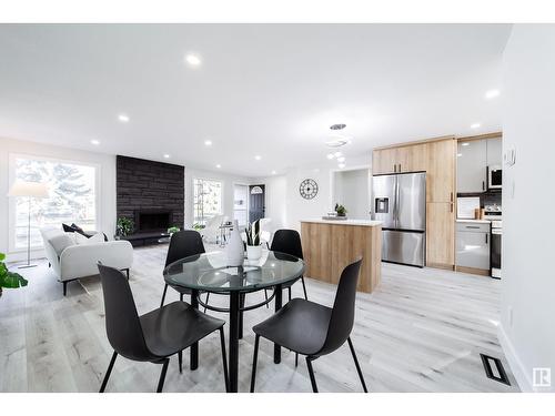 784 Lee Ridge Rd Nw, Edmonton, AB - Indoor Photo Showing Dining Room