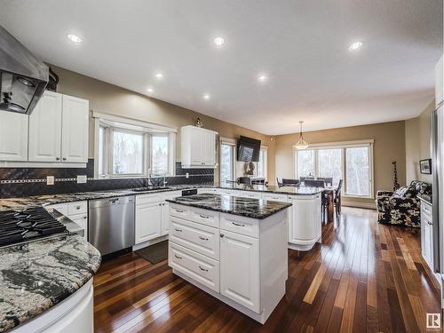 #28 18343 Lessard Rd Nw, Edmonton, AB - Indoor Photo Showing Kitchen With Upgraded Kitchen