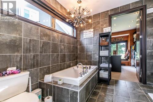 26 Golf Course Road, St. John'S, NL - Indoor Photo Showing Bathroom