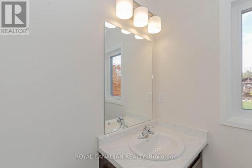 3 - 620 Colborne Street W, Brantford, ON - Indoor Photo Showing Bathroom