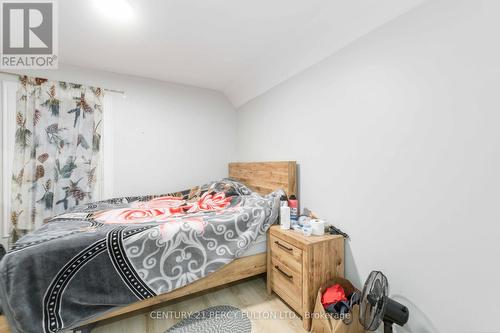 55 Francis Street, Hamilton, ON - Indoor Photo Showing Bedroom