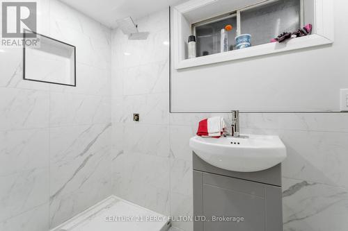 55 Francis Street, Hamilton, ON -  Photo Showing Bathroom