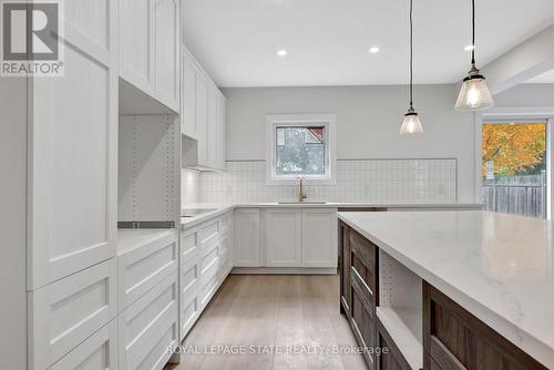 73 Birch Street, Cambridge, ON - Indoor Photo Showing Kitchen With Upgraded Kitchen