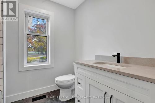 73 Birch Street, Cambridge, ON - Indoor Photo Showing Bathroom