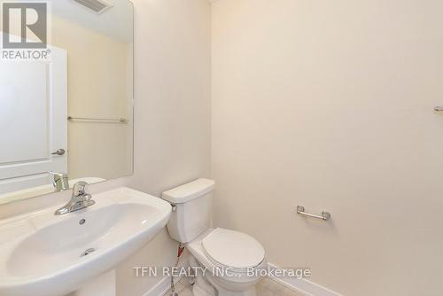 132 Eastbridge Avenue, Welland, ON - Indoor Photo Showing Bathroom