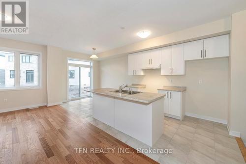 132 Eastbridge Avenue, Welland, ON - Indoor Photo Showing Kitchen With Double Sink