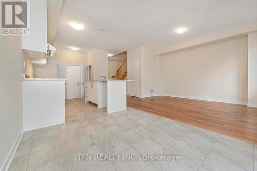 132 Eastbridge Avenue, Welland, ON - Indoor Photo Showing Kitchen