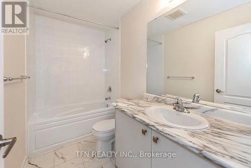 132 Eastbridge Avenue, Welland, ON - Indoor Photo Showing Bathroom